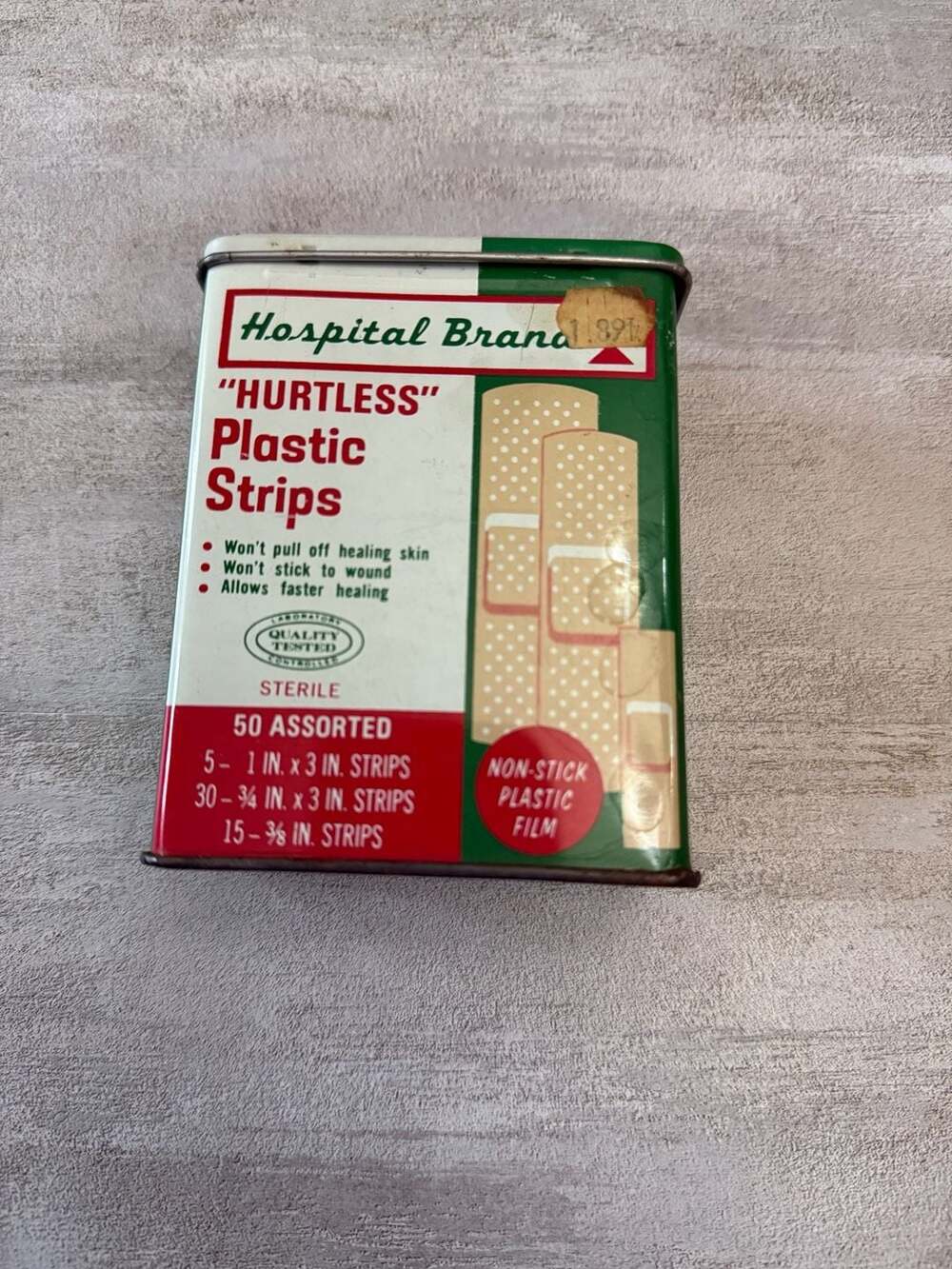 Vintage Hospital Brand Hurtless Plastic Strips 50 Assorted Bandages Tin No. 6148 - Picture 1 of 6